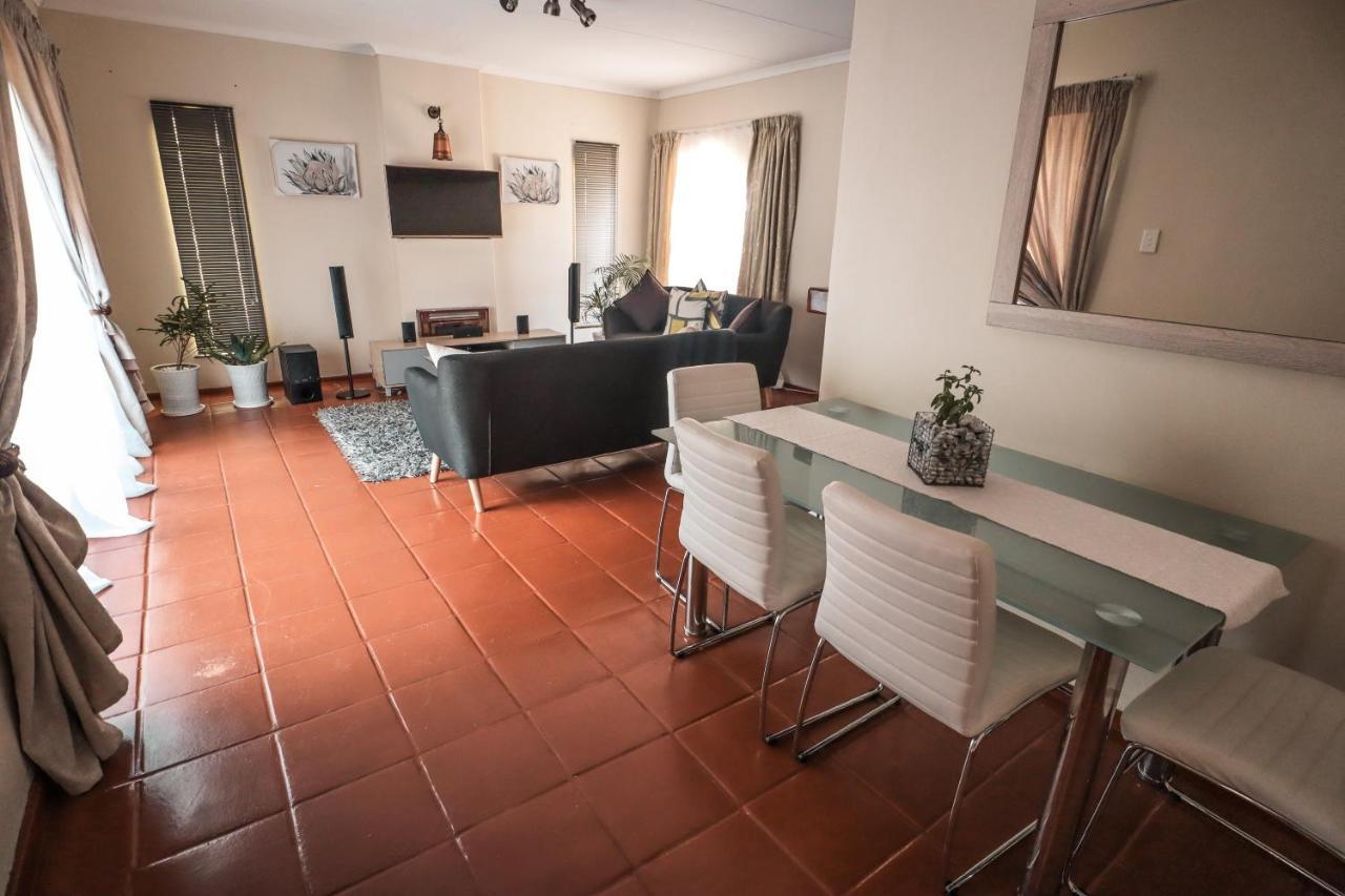 Menlyn Maine: The Exquisite Lunette Pretoria Exterior foto