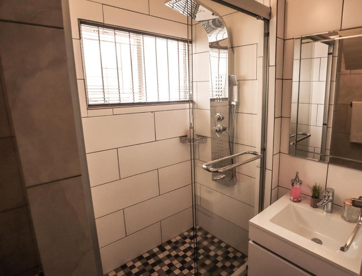 Menlyn Maine: The Exquisite Lunette Pretoria Exterior foto