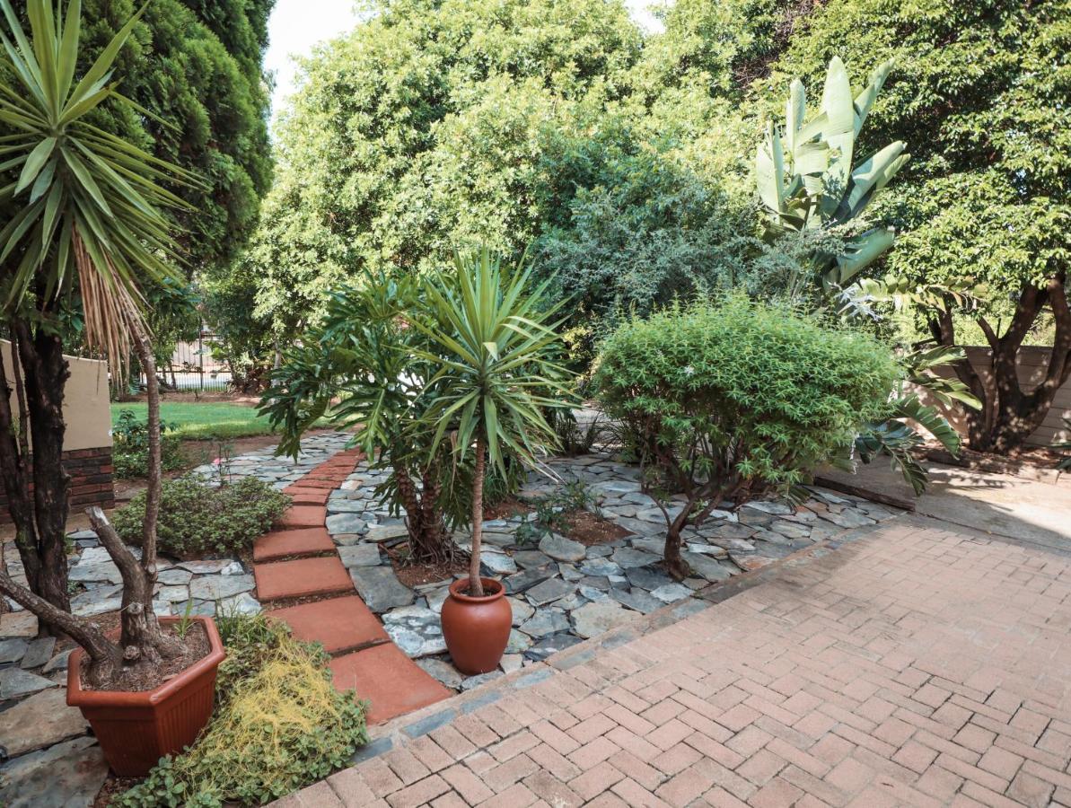 Menlyn Maine: The Exquisite Lunette Pretoria Exterior foto