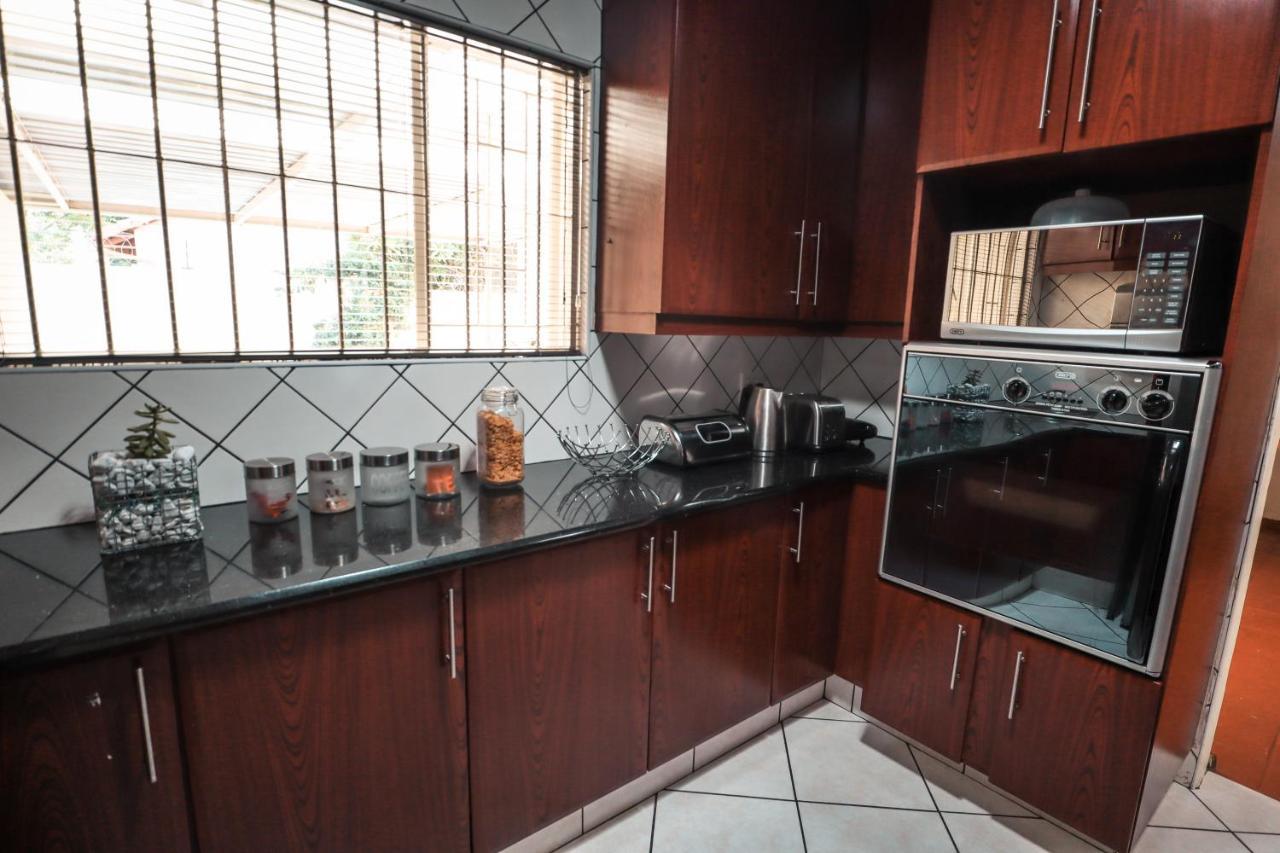 Menlyn Maine: The Exquisite Lunette Pretoria Exterior foto